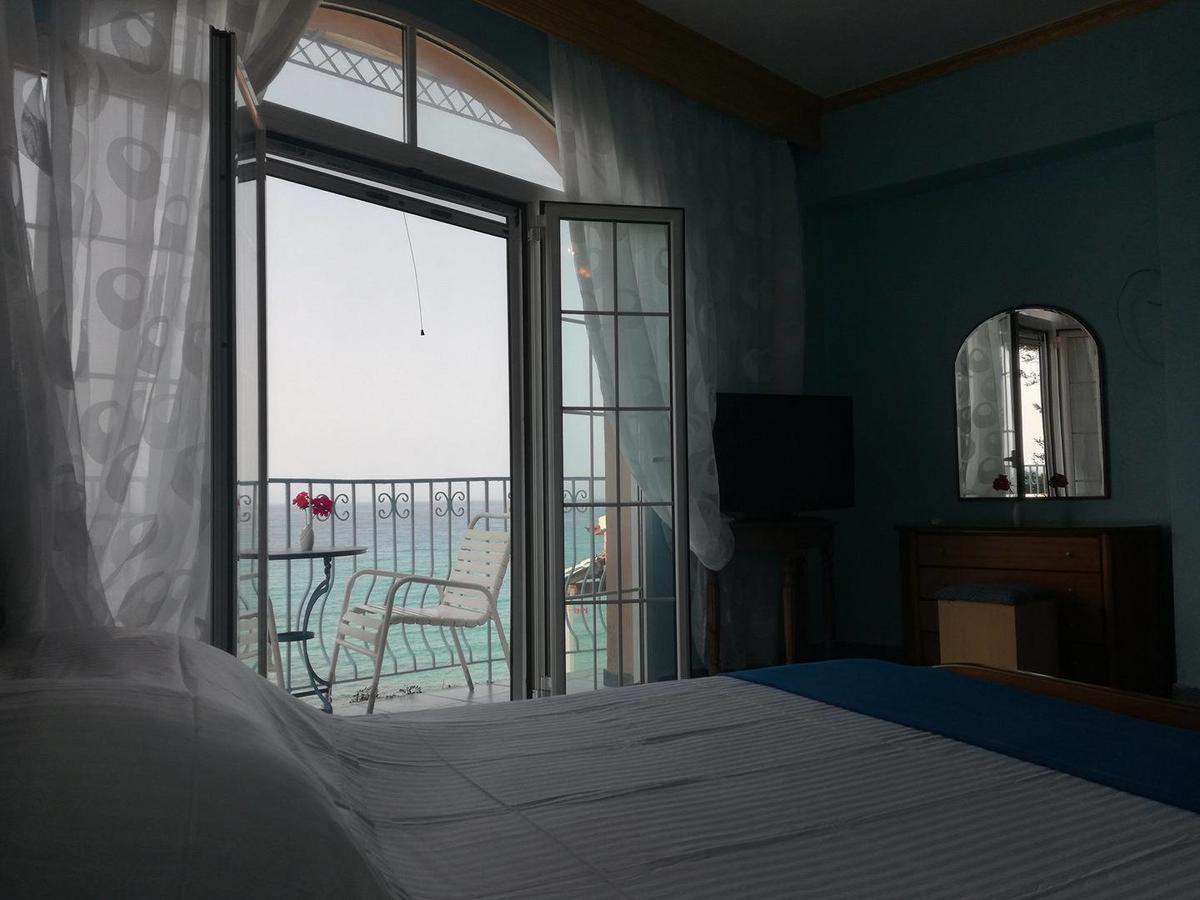 Madalenas B&B ペレカス エクステリア 写真
