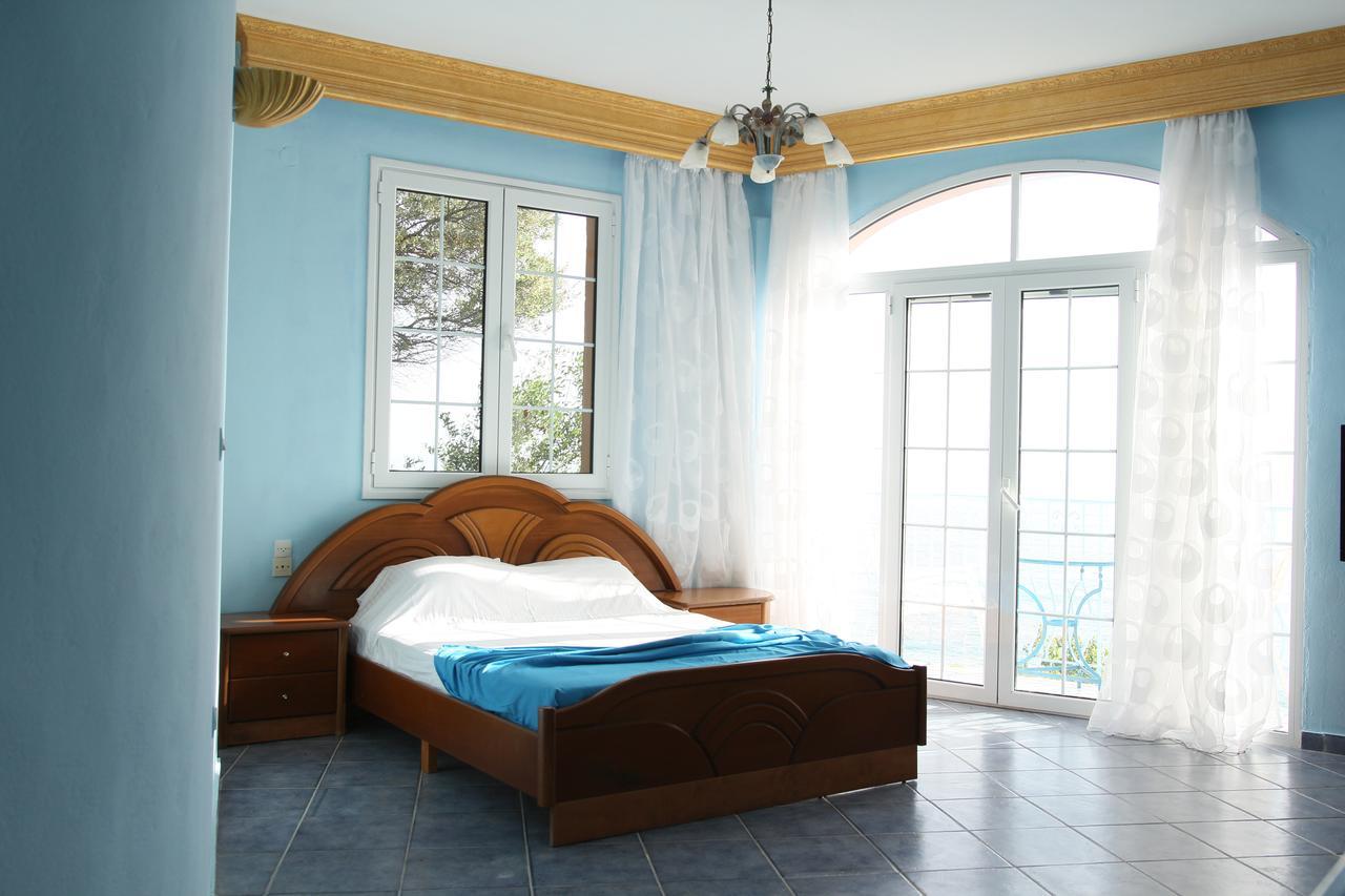 Madalenas B&B ペレカス エクステリア 写真
