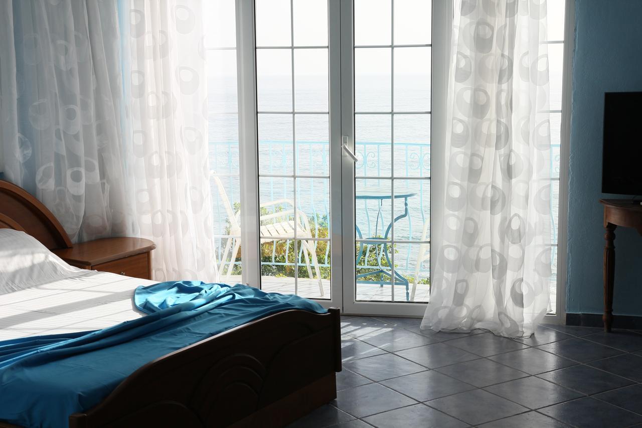 Madalenas B&B ペレカス エクステリア 写真