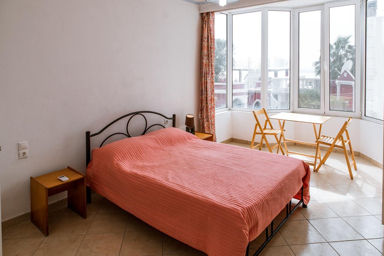 Madalenas B&B ペレカス エクステリア 写真